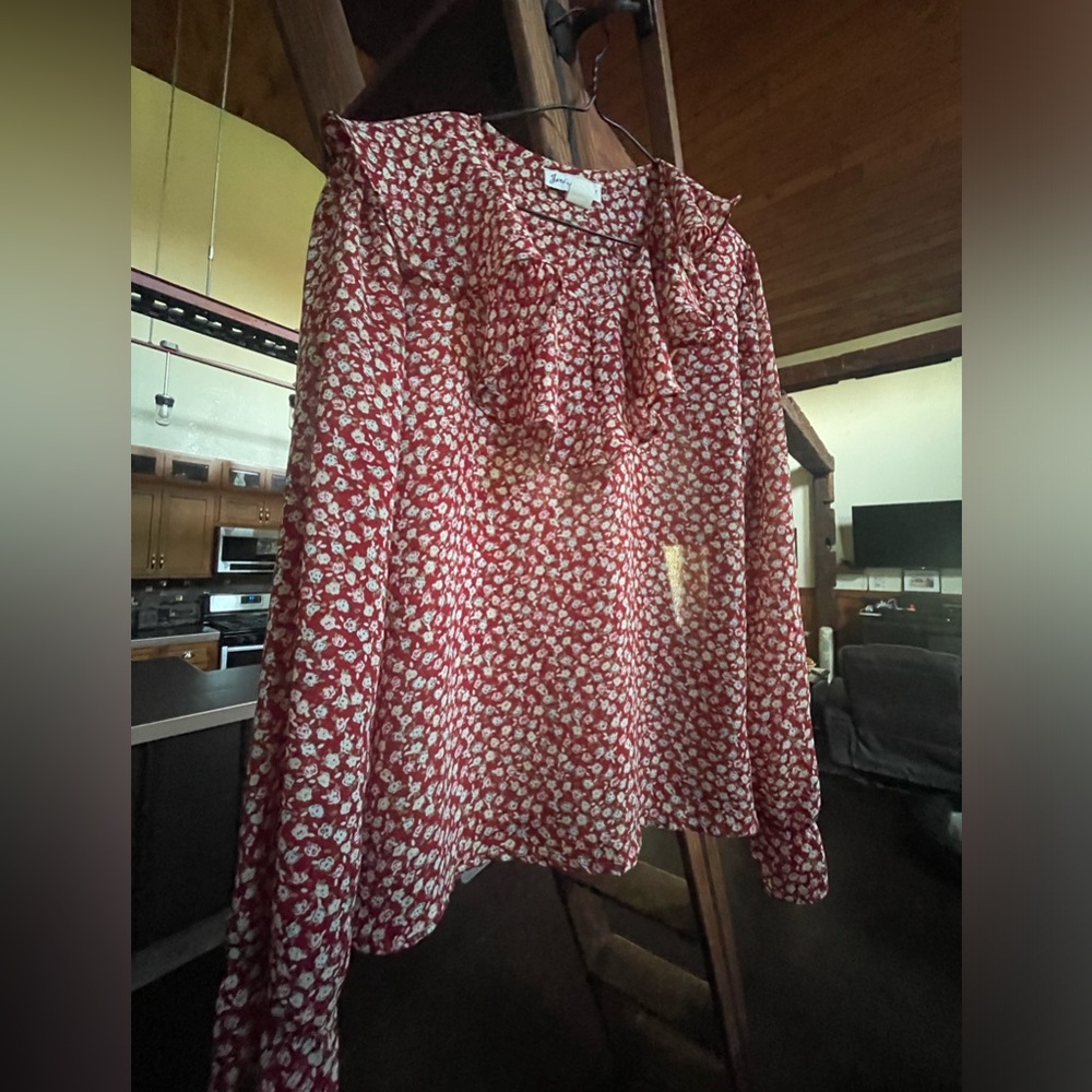 Vintage 90s Women’s floral ruffle blouse
